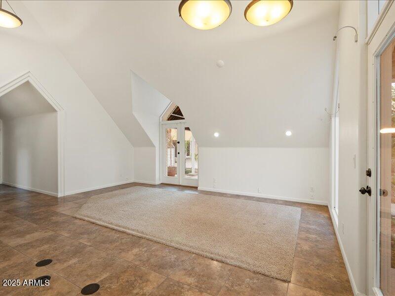 2648 N Ridge Mesa, AZ 85203 - Photo 24 of 38 24-En suite