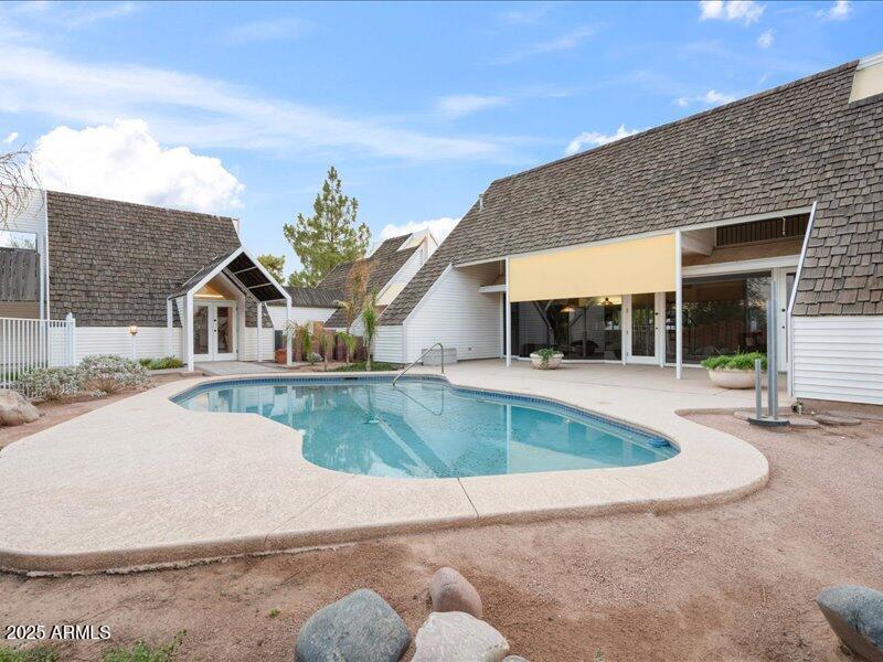 2648 N Ridge Mesa, AZ 85203 - Photo 29 of 38 29-Pool Area
