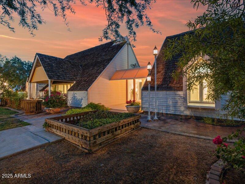 2648 N Ridge Mesa, AZ 85203 - Photo 3 of 38 03-Twilight