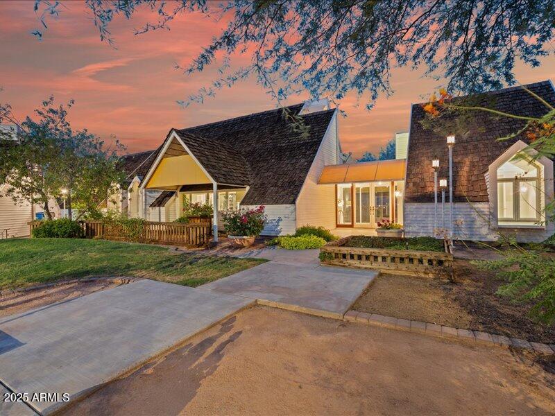 2648 N Ridge Mesa, AZ 85203 - Photo 5 of 38 05-Twilight