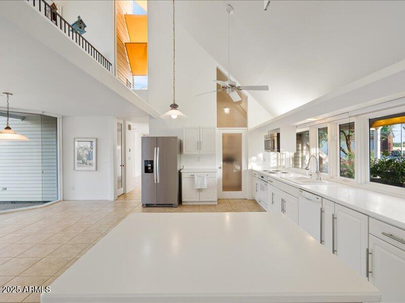 2648 N Ridge Mesa, AZ 85203 - Photo 10 of 38 10-Kitchen