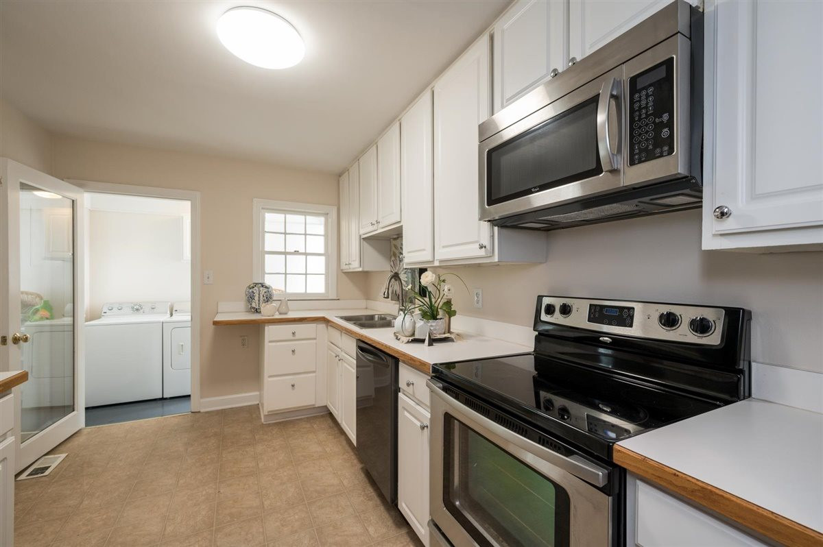 1709 Oberlin Road Raleigh, NC 27608 - Photo 10 of 17 Photo 10