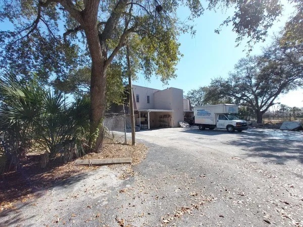 a view of a yard