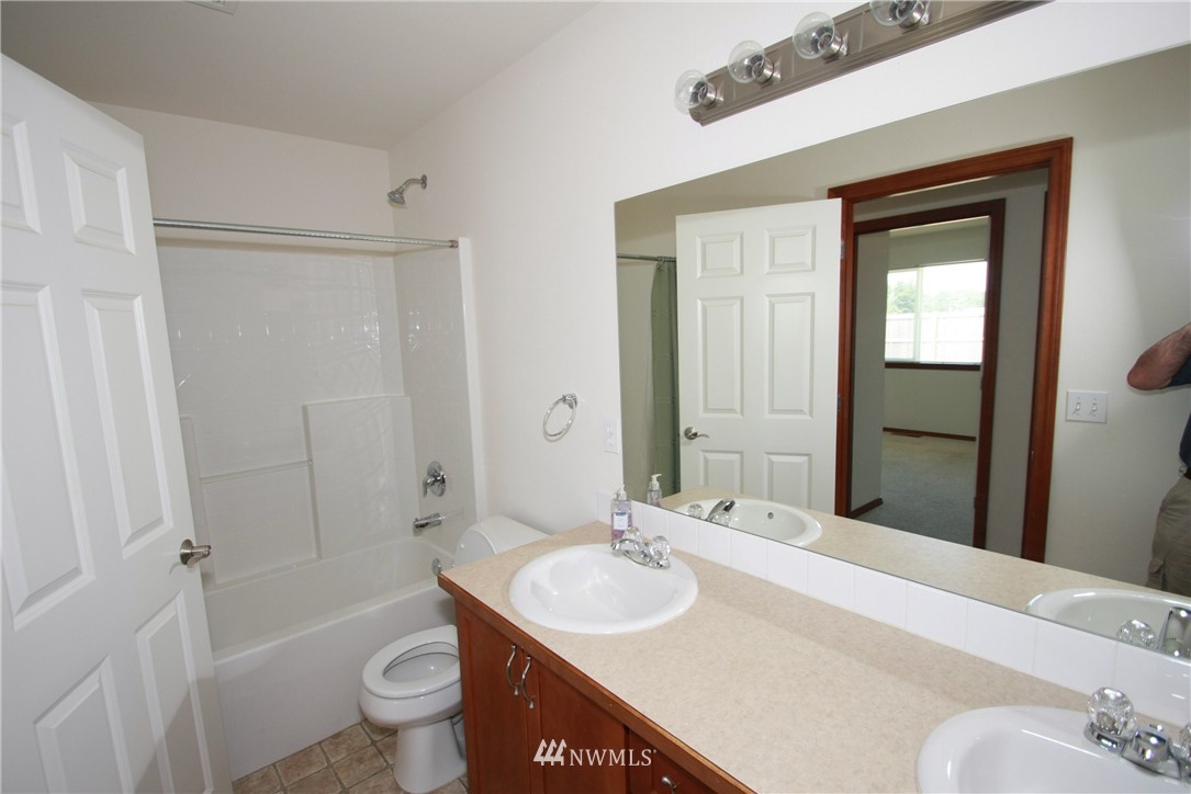 18040 Joseph Drive Southwest Rochester, WA 98579 - Photo 14 of 17 Gallery Image 14