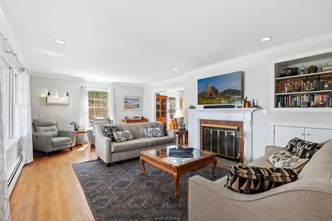 29 Harry's Lane, Sag Harbor, NY 11963