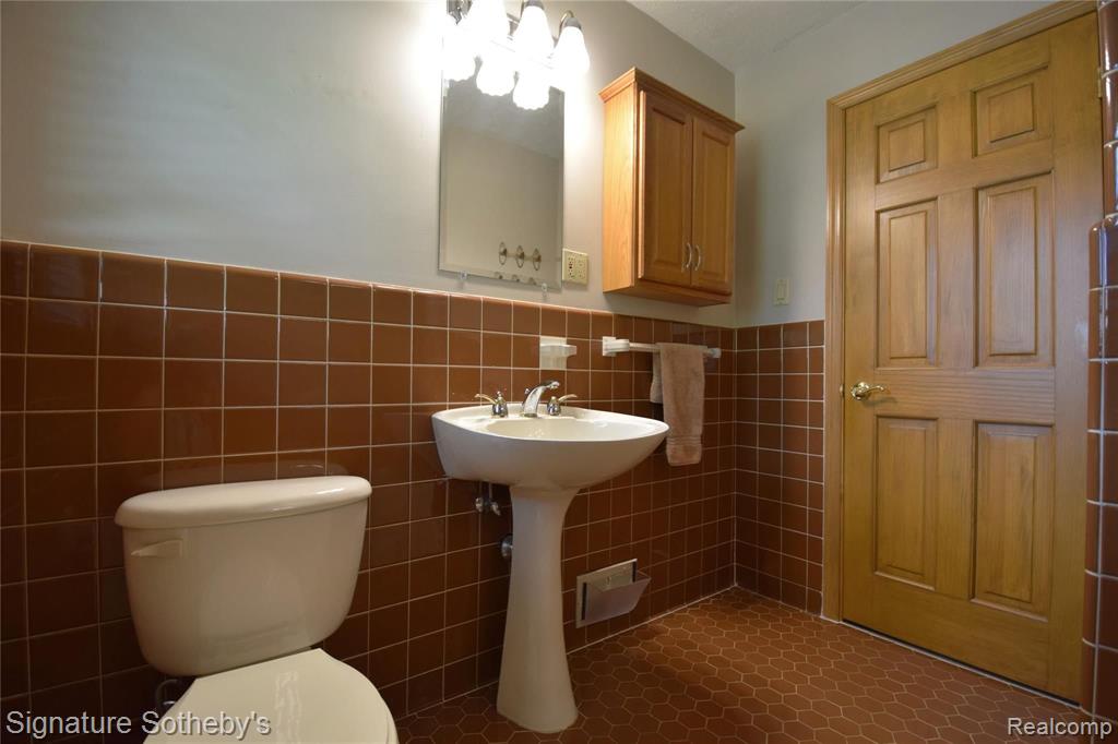 17190 Beverly Road Beverly Hills, MI 48025 - Photo 13 of 23