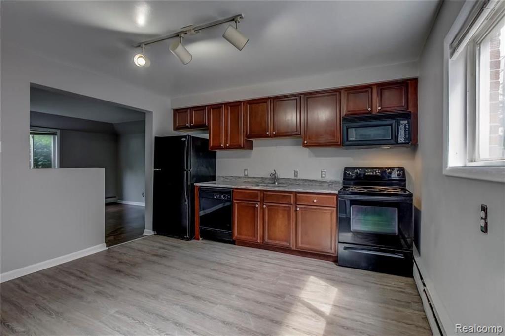 649 West Maple Road, Unit 6491 Clawson, MI 48017 - Photo 9 of 17