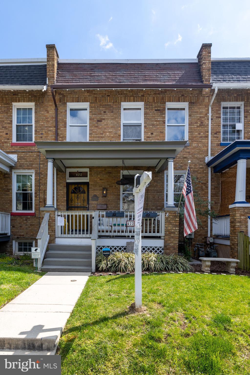 Welcome Home to 422 17th Street SE!