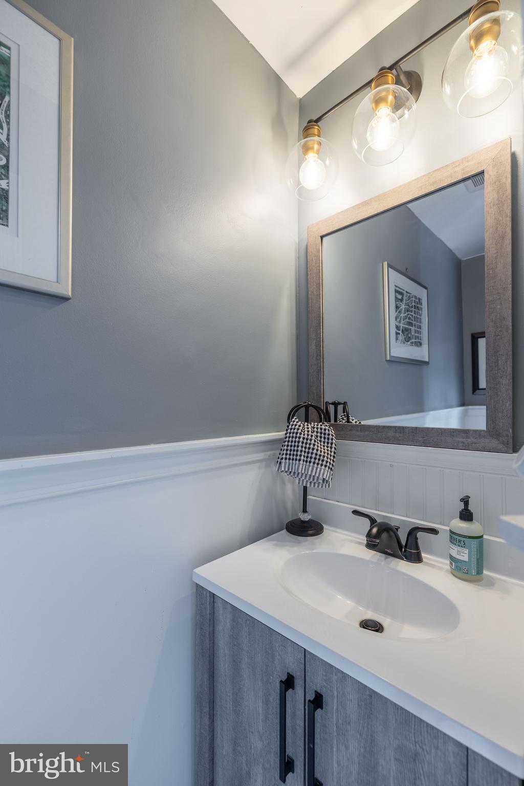 422 17th Street Southeast Washington, DC 20003 - Photo 19 of 59 Powder Room on Main Level