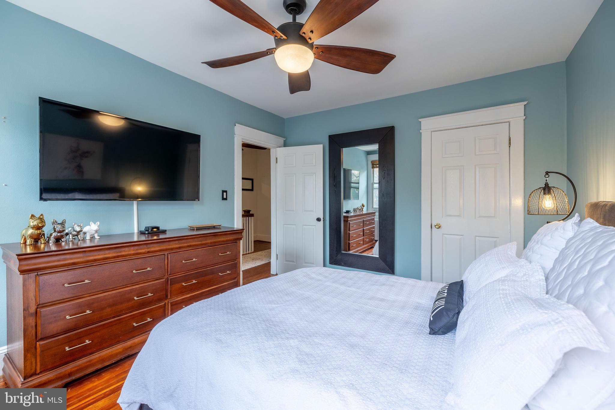 422 17th Street Southeast Washington, DC 20003 - Photo 26 of 59 Large Second Bedroom on Upper Level