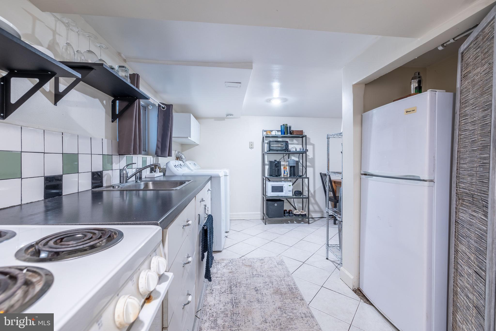 422 17th Street Southeast Washington, DC 20003 - Photo 37 of 59 Lower Level In-Law / Au Pair Suite