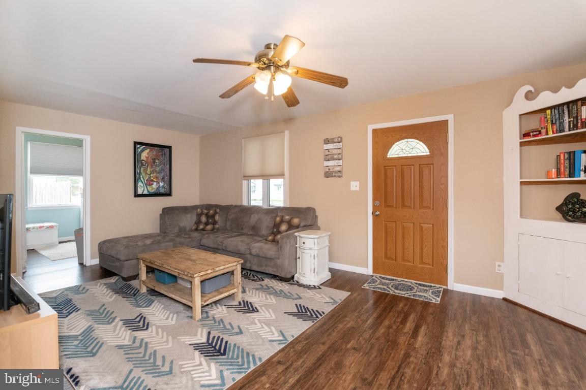 8213 Northview Road Baltimore, MD 21222 - Photo 4 of 31