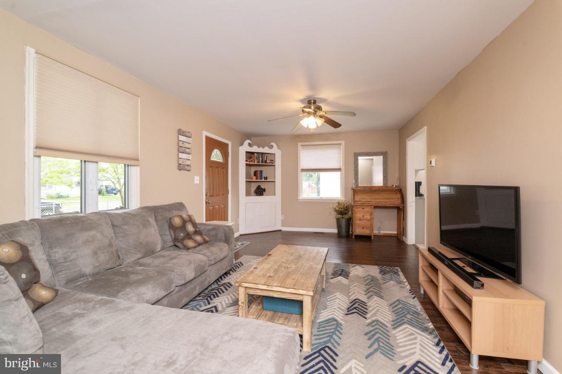8213 Northview Road Baltimore, MD 21222 - Photo 5 of 31
