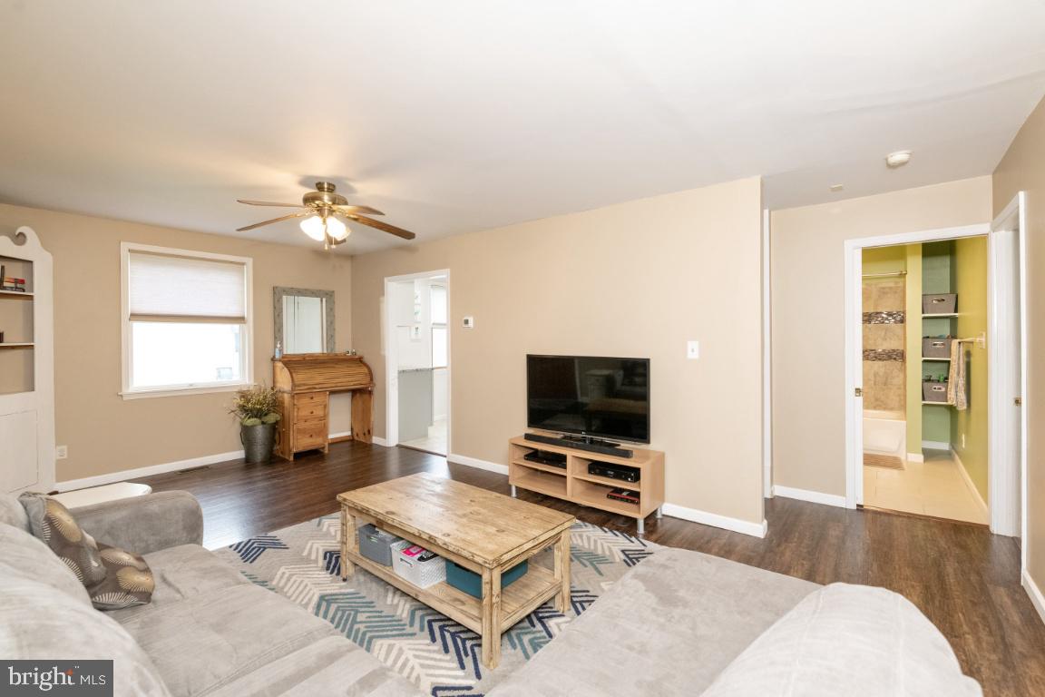 8213 Northview Road Baltimore, MD 21222 - Photo 6 of 31