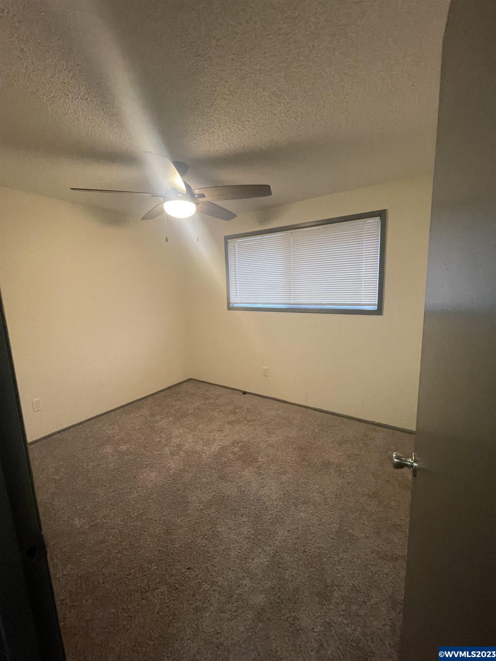 346 Southeast Davis Street Dallas, OR 97338 - Photo 6 of 7