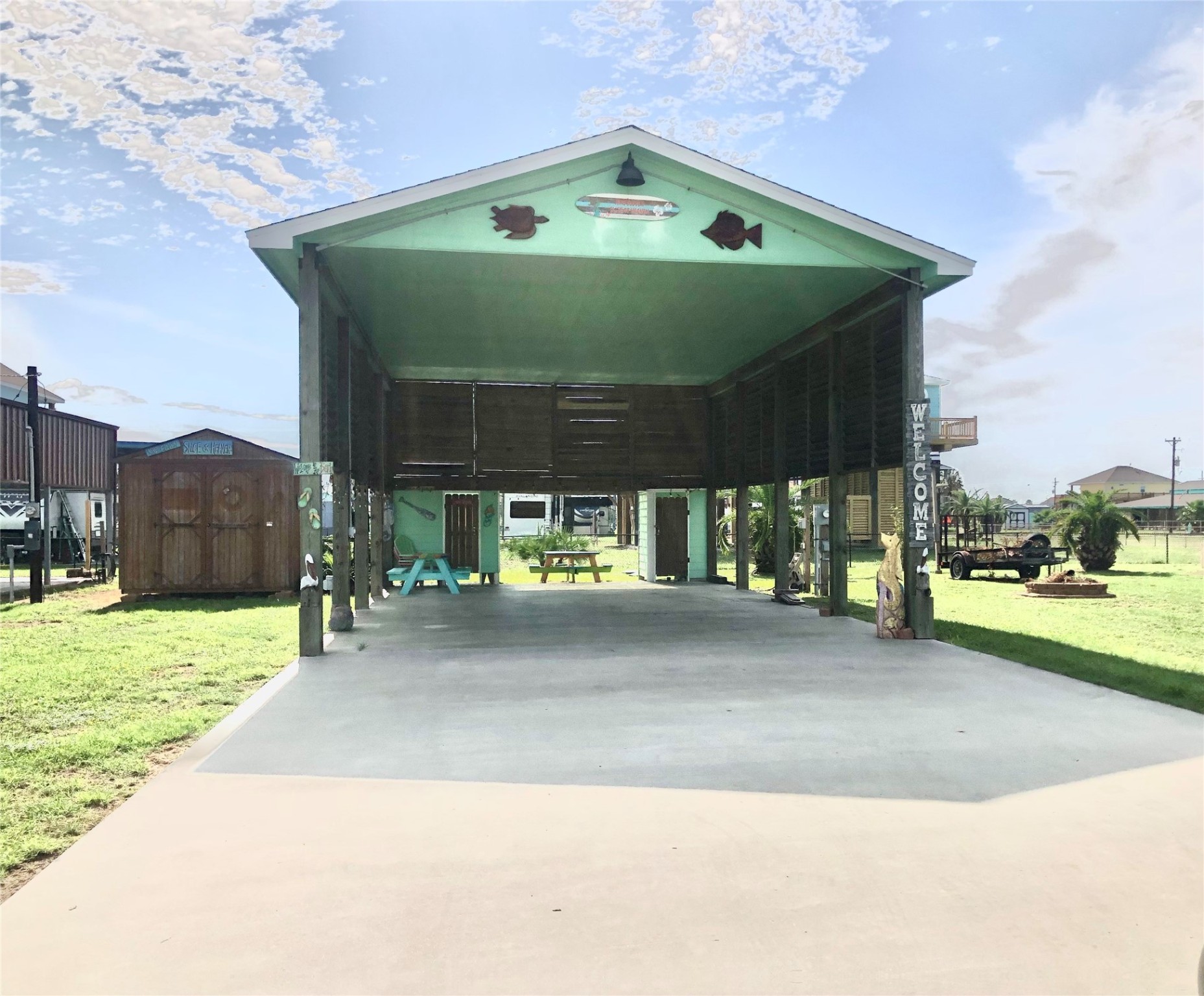 a view of a back yard of the house