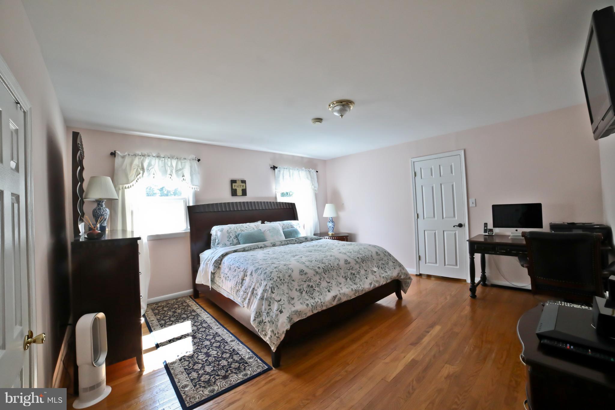 9501 Good Luck Road Lanham, MD 20706 - Photo 11 of 27 Bedroom (Master)