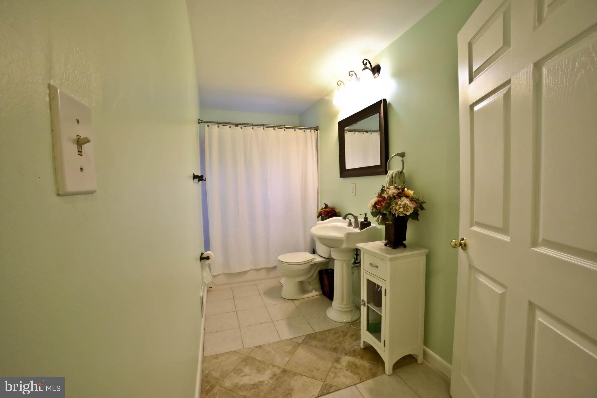 9501 Good Luck Road Lanham, MD 20706 - Photo 22 of 27 Bath