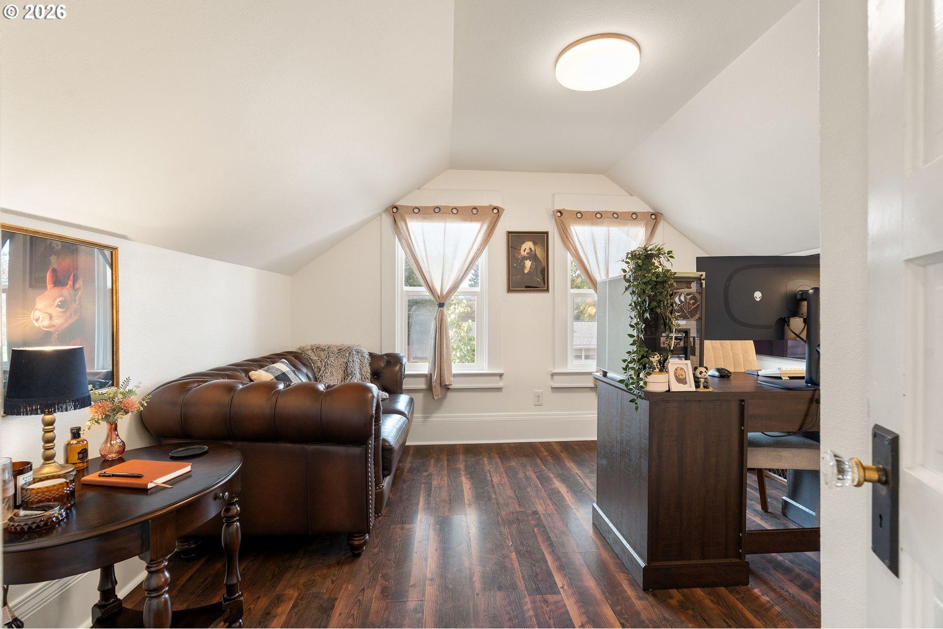 9704 Southeast Reedway Street Portland, OR 97266 - Photo 26 of 35 Gallery Image 26