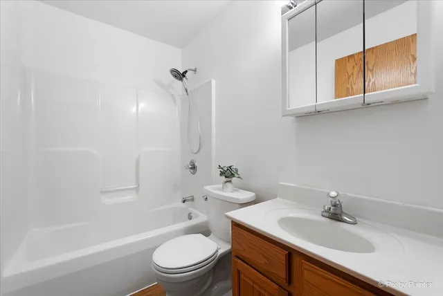 $270,000 | 1740 Pine Street, McHenry, IL 60051