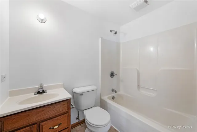 $270,000 | 1740 Pine Street, McHenry, IL 60051