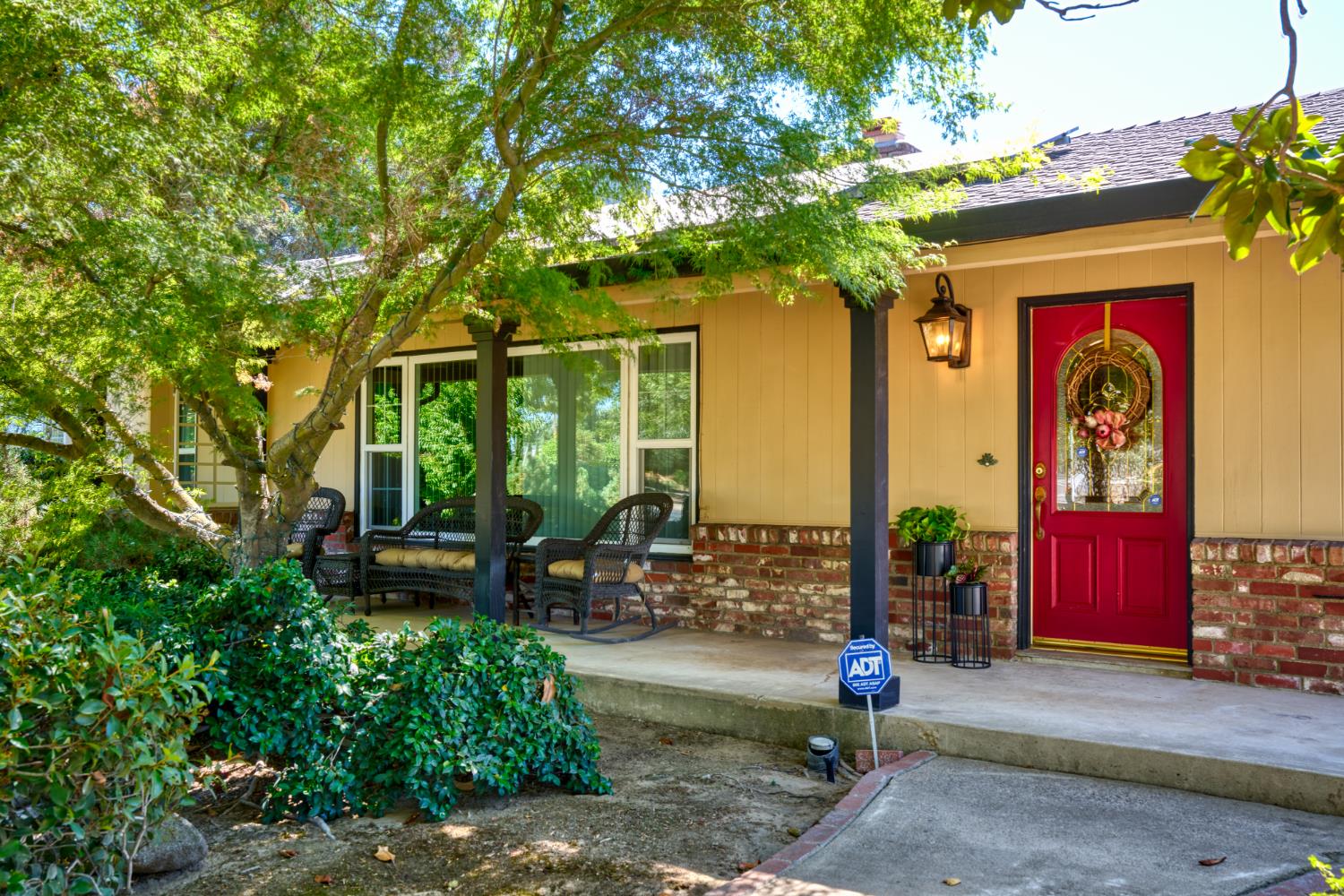 231 South Austin Road Manteca, CA 95336 - Photo 4 of 39