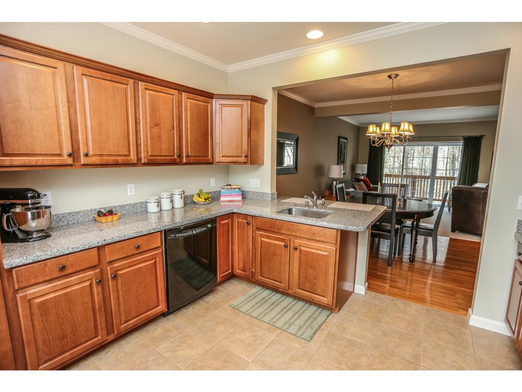 83 Hackett Hill Road, Unit 11 Manchester, NH 03102 - Photo 3 of 28