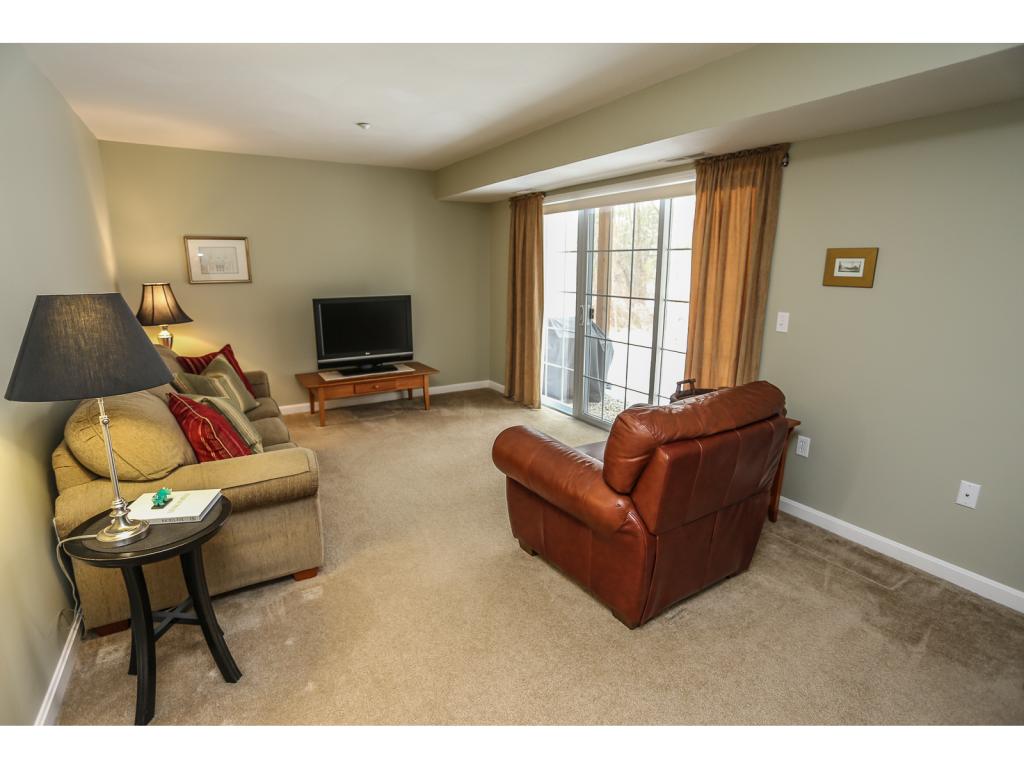 83 Hackett Hill Road, Unit 11 Manchester, NH 03102 - Photo 22 of 28