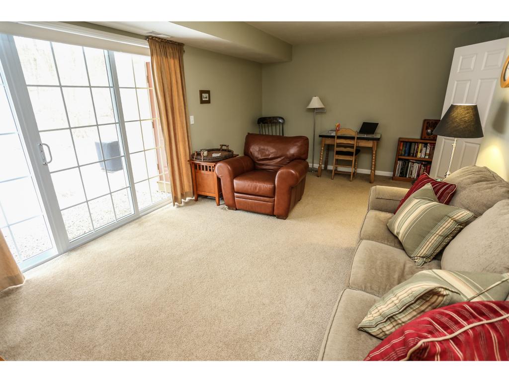 83 Hackett Hill Road, Unit 11 Manchester, NH 03102 - Photo 23 of 28