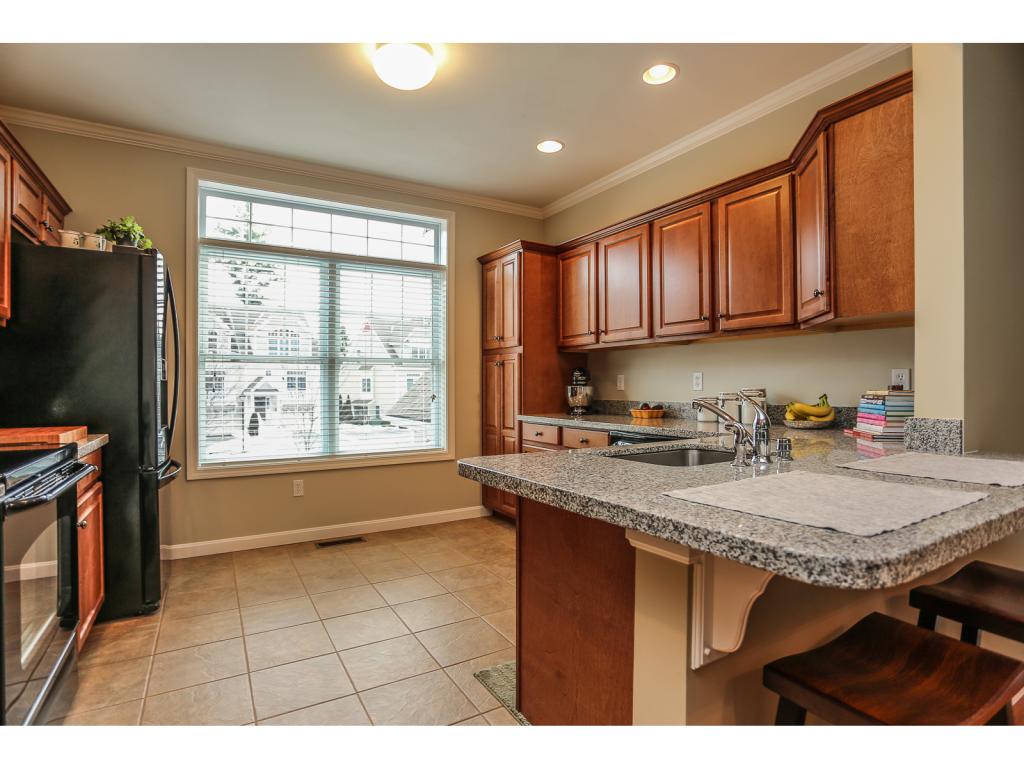 83 Hackett Hill Road, Unit 11 Manchester, NH 03102 - Photo 4 of 28