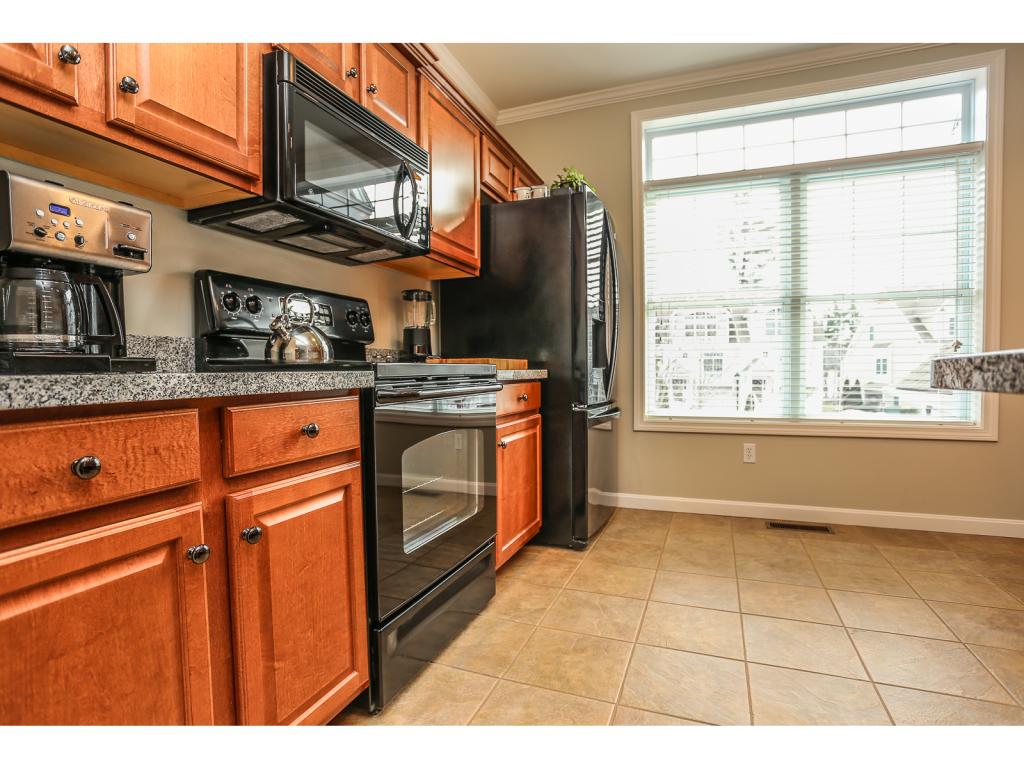 83 Hackett Hill Road, Unit 11 Manchester, NH 03102 - Photo 6 of 28