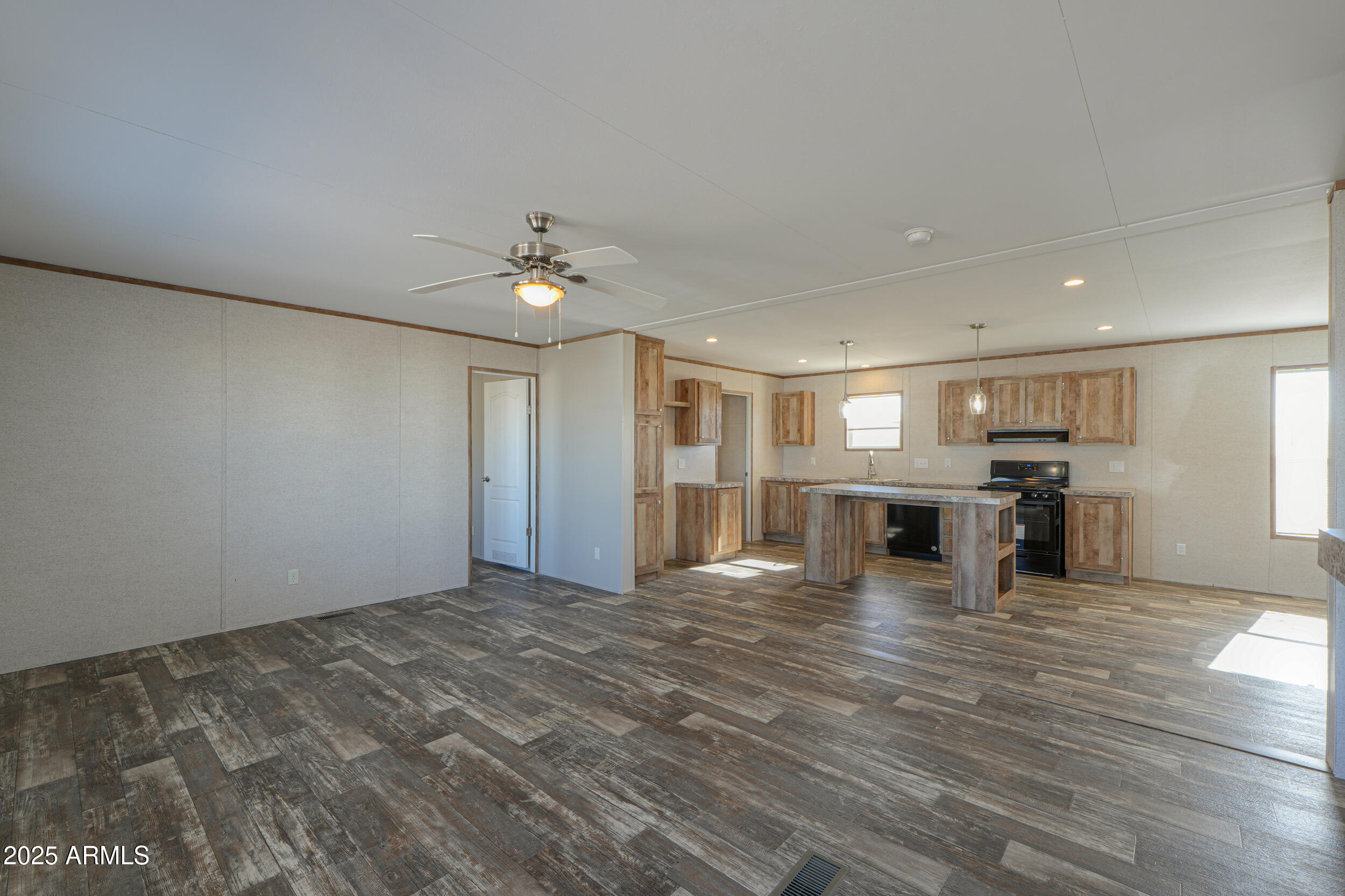 11403 West Custer Road Arizona City, AZ 85123 - Photo 4 of 27 04