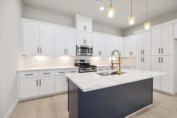 $2,495 | 5819 Mansfield Street, Houston, TX 77091