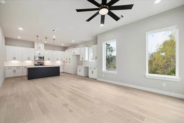 $2,495 | 5819 Mansfield Street, Houston, TX 77091