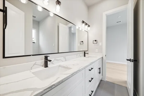 $2,495 | 5819 Mansfield Street, Houston, TX 77091