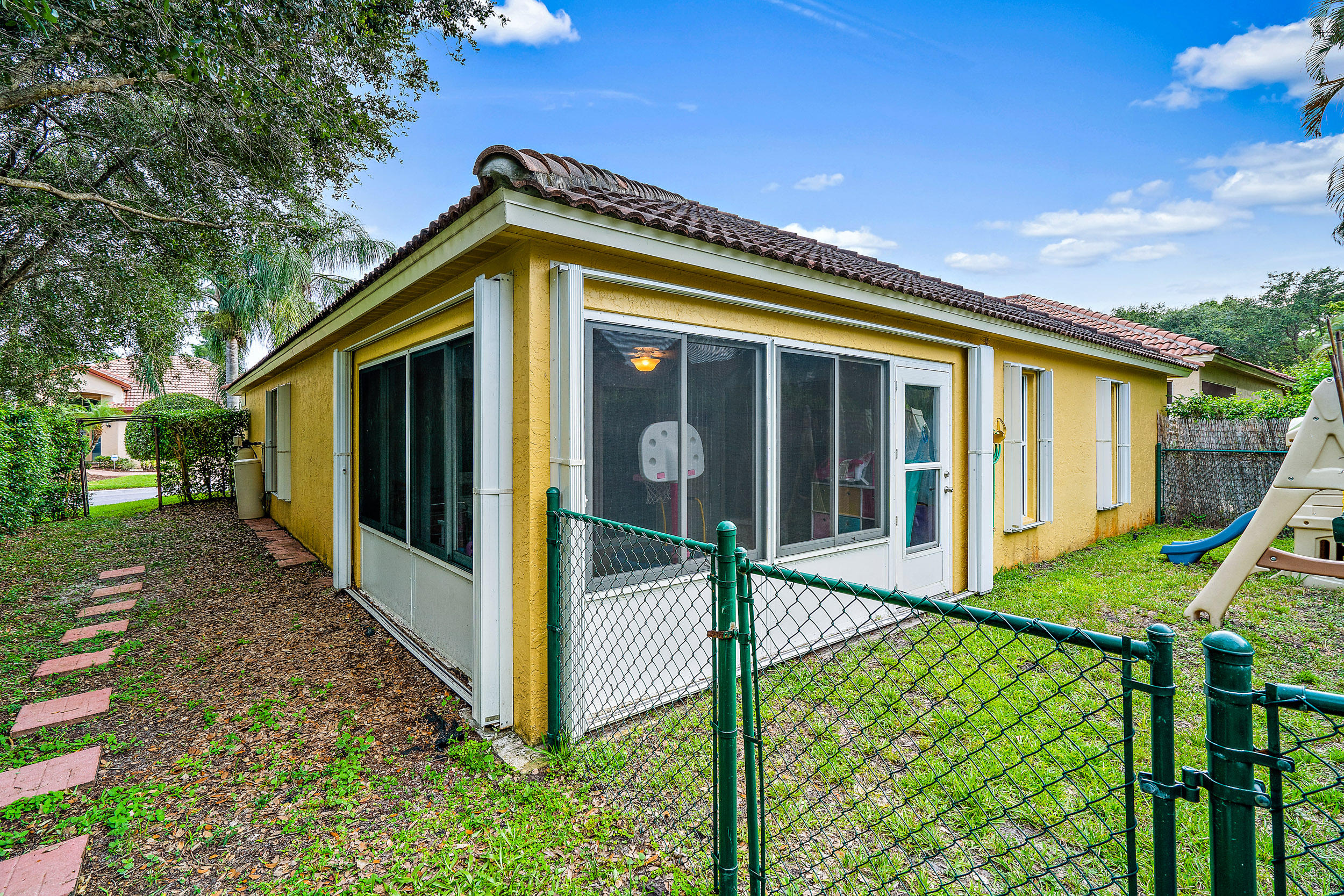 4235 Delmora Court Riviera Beach, FL 33418 - Photo 15 of 30 Back Exterior