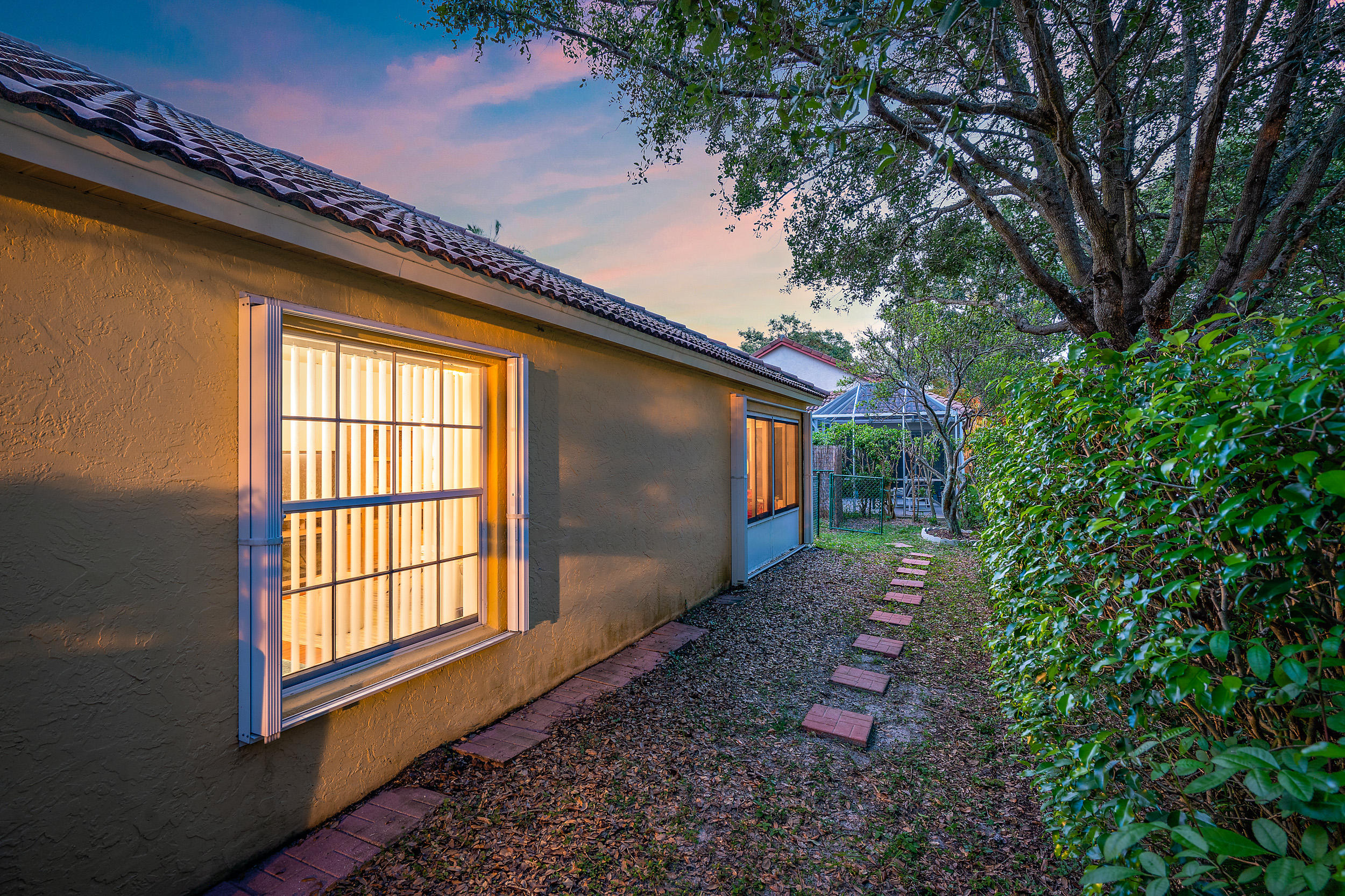 4235 Delmora Court Riviera Beach, FL 33418 - Photo 19 of 30 Back Exterior