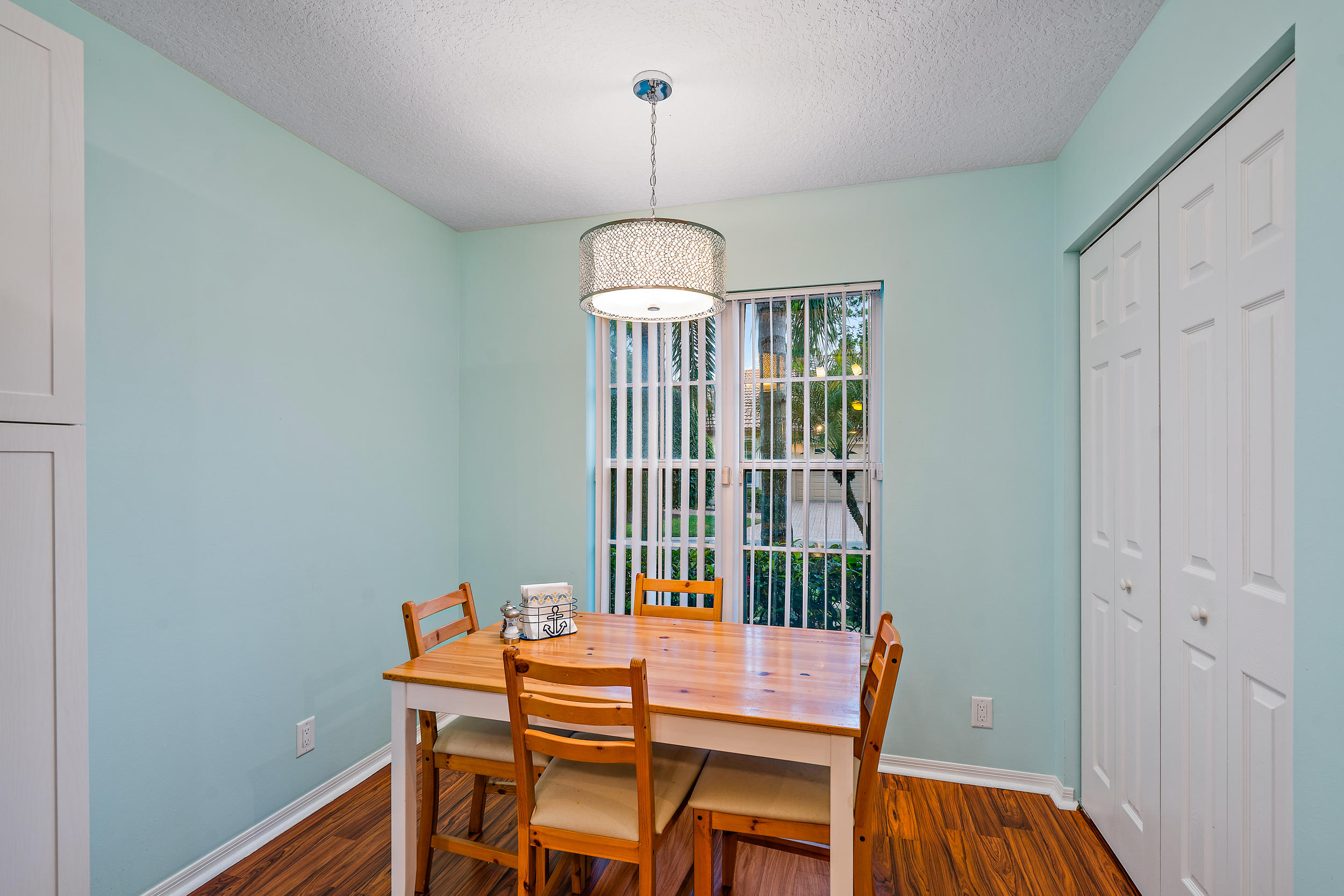 4235 Delmora Court Riviera Beach, FL 33418 - Photo 4 of 30 Dining Area