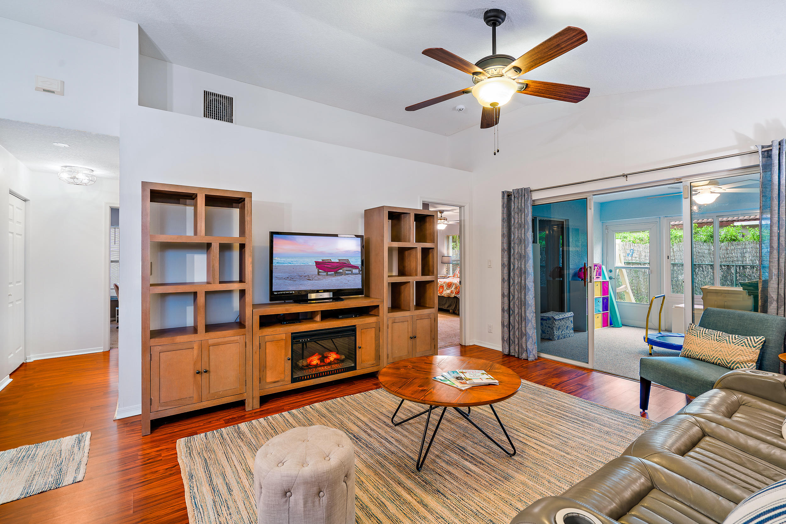 4235 Delmora Court Riviera Beach, FL 33418 - Photo 6 of 30 Living Area