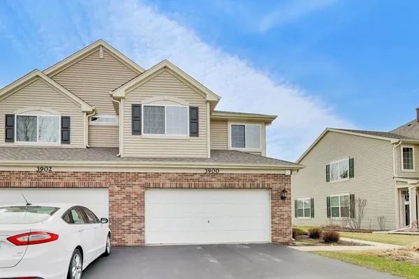 $265,000 | 3900 Pratt Street, Unit 4, Plano, IL 60545