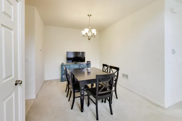 $265,000 | 3900 Pratt Street, Unit 4, Plano, IL 60545