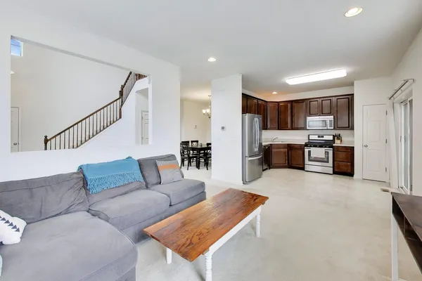 $265,000 | 3900 Pratt Street, Unit 4, Plano, IL 60545