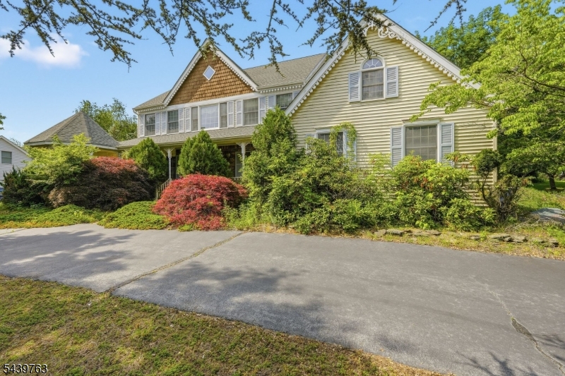12 Railsedge Road Hillsborough, NJ 08844 - Photo 2 of 34