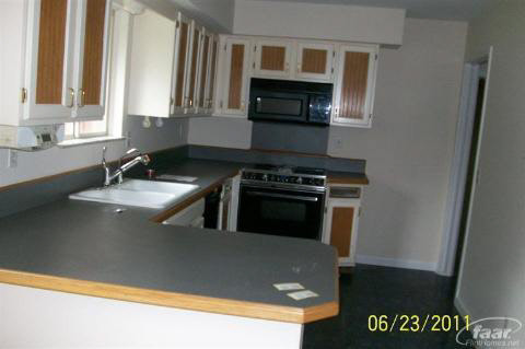 6483 Chicago Road Flushing, MI 48433 - Photo 4 of 10 20144470-3.JPG