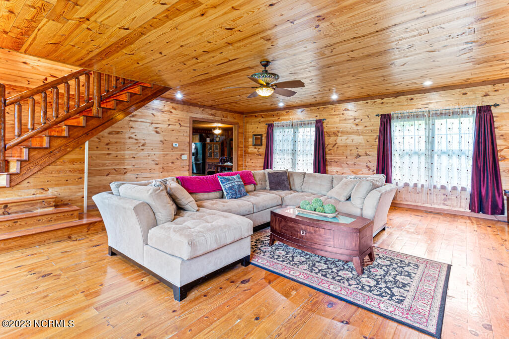 1158 Crabtree Road Carthage, NC 28327 - Photo 8 of 46 Living Room