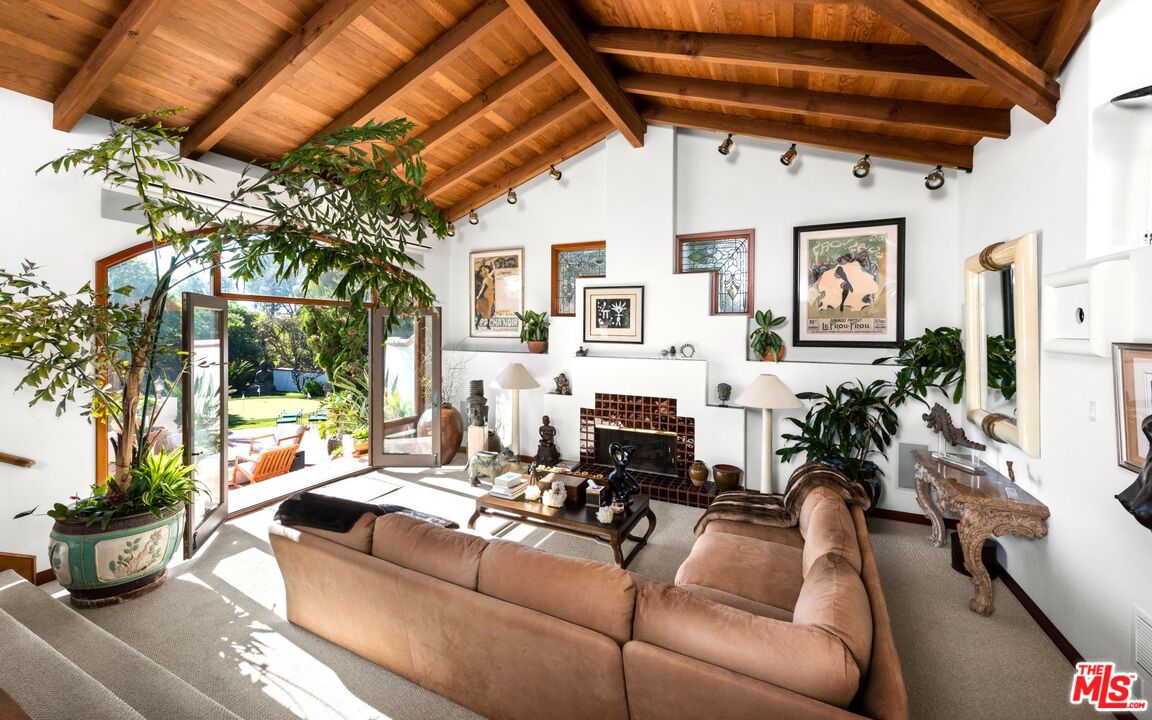 27910 Pacific Coast Highway Malibu, CA 90265 - Photo 19 of 28 a living room with furniture