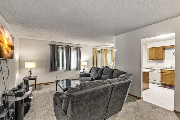 $169,900 | 971 Heritage Court East, Unit 204, Vadnais Heights, MN 55127