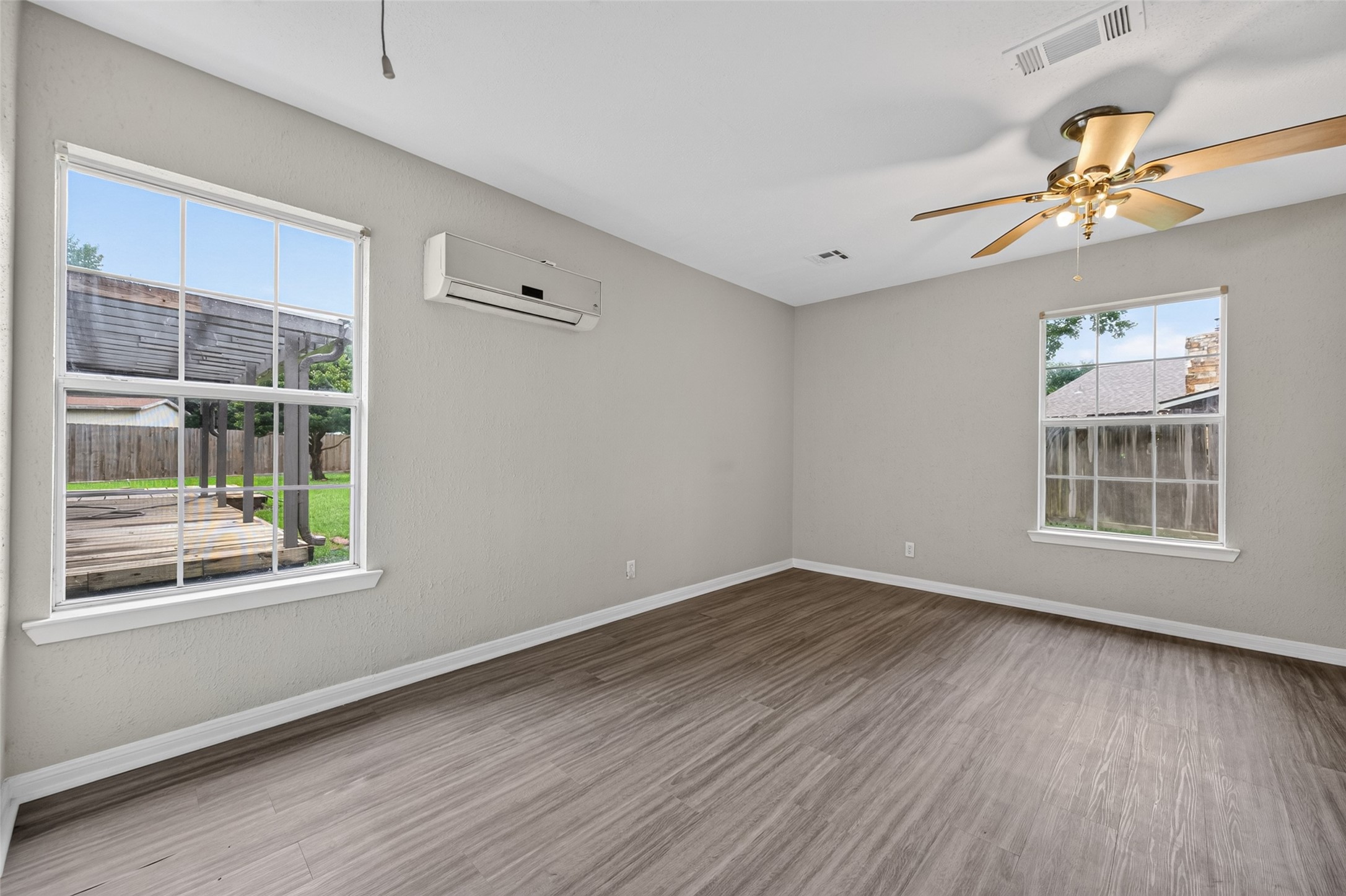 411 North Mist Court Houston, TX 77073 - Photo 27 of 32