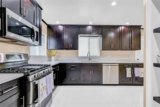 $1,195,000 | 423 South Poinsettia Avenue, Compton, CA 90221