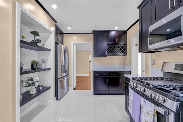 $1,195,000 | 423 South Poinsettia Avenue, Compton, CA 90221